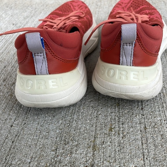 SOREL Explorer Blitz Stride Lace Sneaker sz 7.5 Pink Coral Orange - Picture 3 of 5